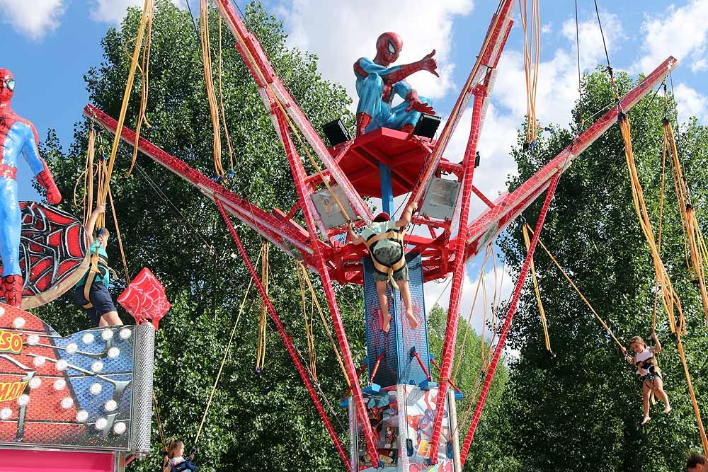 Fotos: Dosis de adrenalina y calor en las barracas de los Sampedros