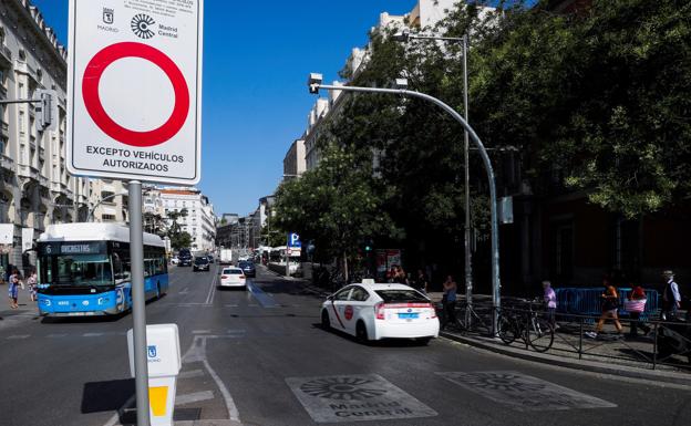 Entrada a Madrid Central por la Carrera de San Jerónimo.