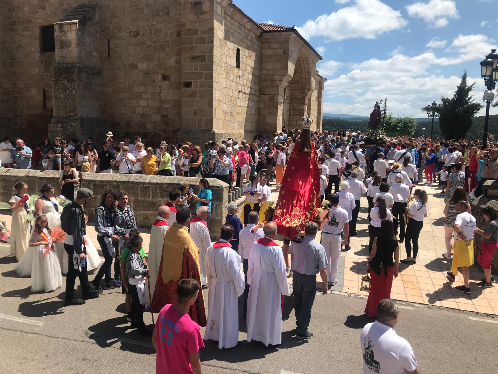 Procesión en Quintanar de la Sierra