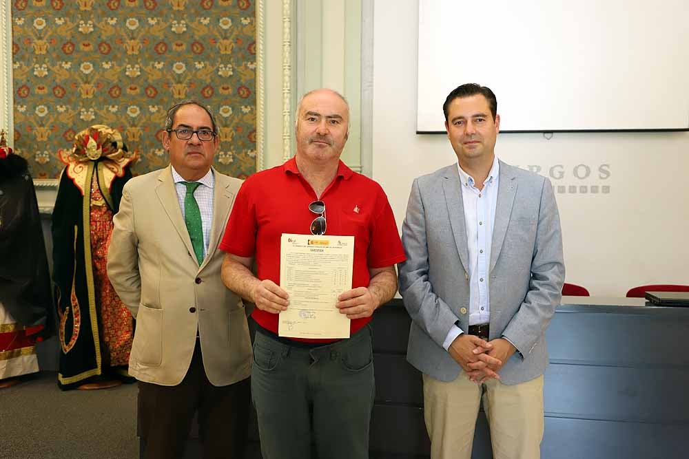 Fotos: Los alumnos de los Programas Mixtos de Formación y Empleo &#039;Burgos Textil&#039; y &#039;Coloreando&#039;