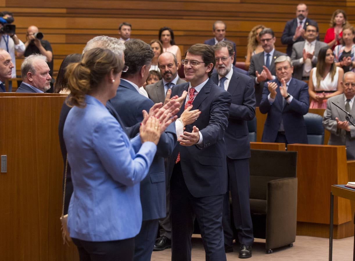 Mañueco da continuidad, con el voto de Cs, a 32 años de presidentes del PP en la Junta