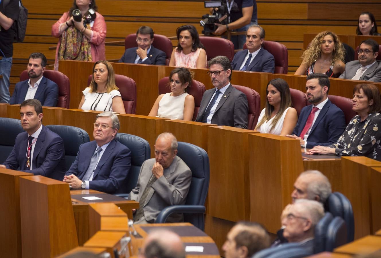 Mañueco da continuidad, con el voto de Cs, a 32 años de presidentes del PP en la Junta