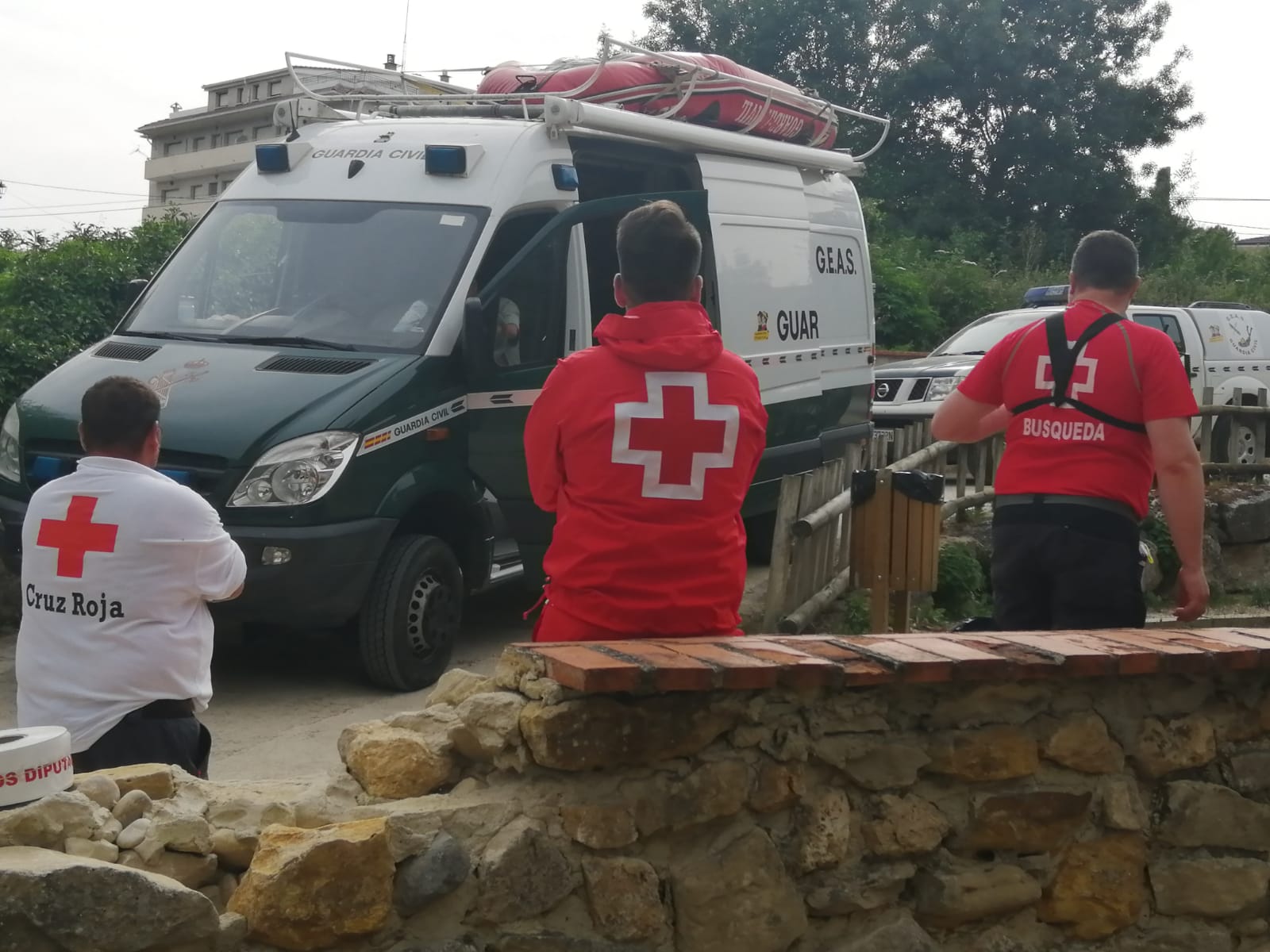 Un joven de 20 años, residente en Huesca, ha fallecido este sábado en la cascada de Pedrosa de Tobalina (Burgos), después de lanzarse al agua desde lo alto de la cascada