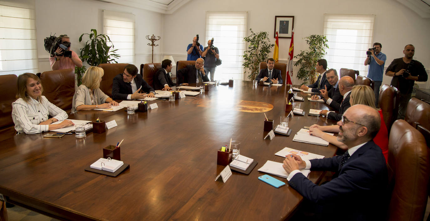 Imágenes del acto de toma de posesión celebrado este miércoles en el Colegio de la Asunción, sede de la Junta