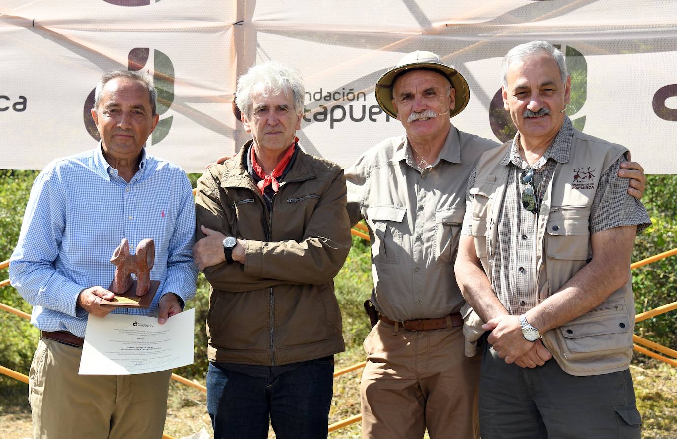 Estos galardones se crearon en el año 2009 con el objetivo de poner en valor el trabajo de aquellas personas o instituciones que han apoyado al Proyecto Atapuerca