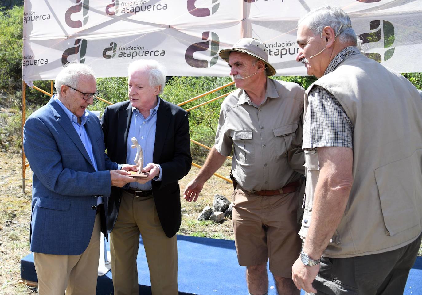 Estos galardones se crearon en el año 2009 con el objetivo de poner en valor el trabajo de aquellas personas o instituciones que han apoyado al Proyecto Atapuerca