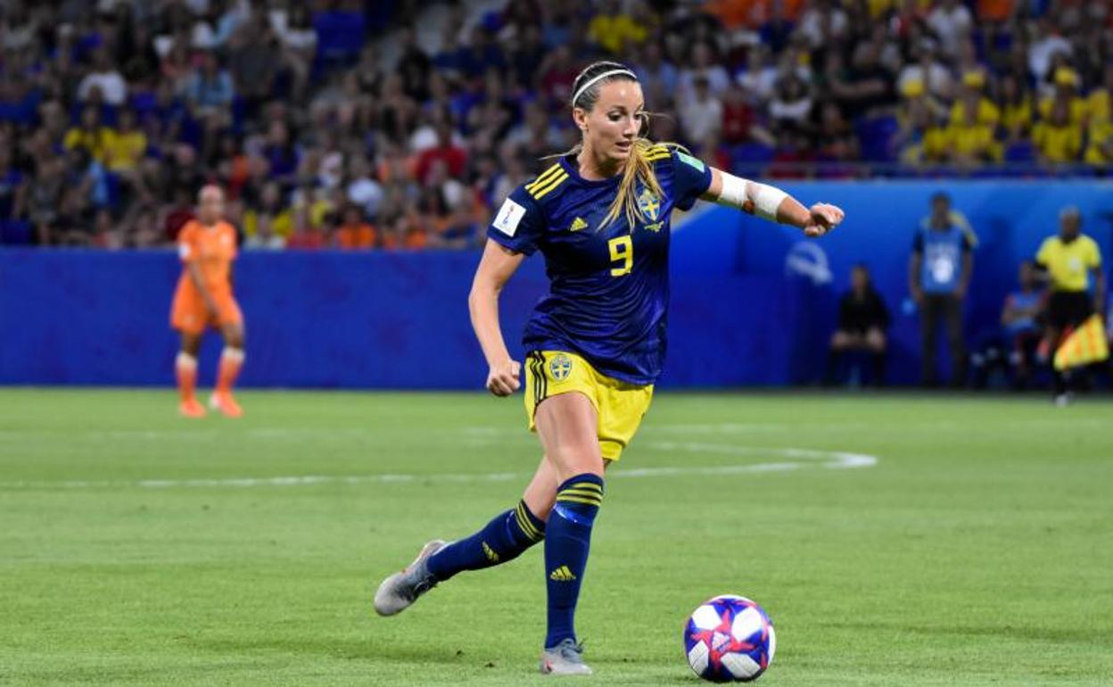 Kosovare Asllani durante un encuentro del pasado Mundial de Francia.