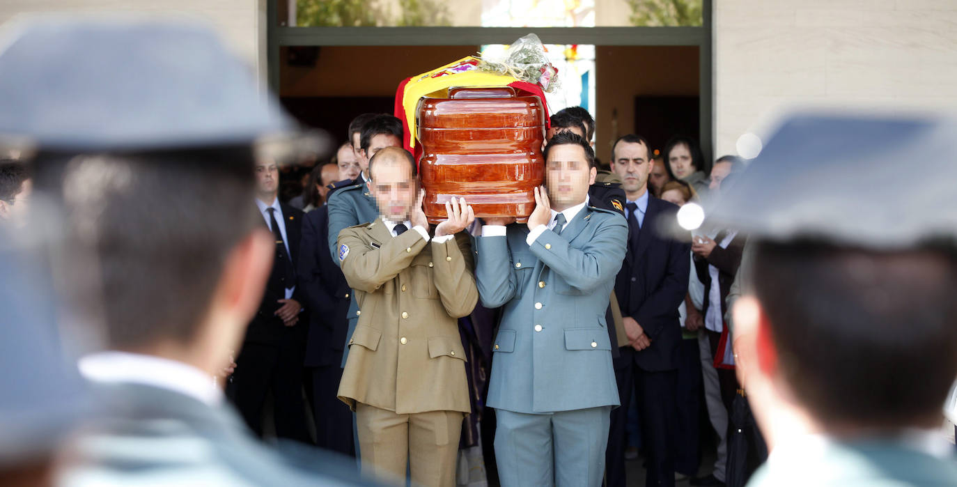 Entierro de Carlos Sáenz de Tejada, guardia civil burgalés asesinado por ETA en Mallorca. 