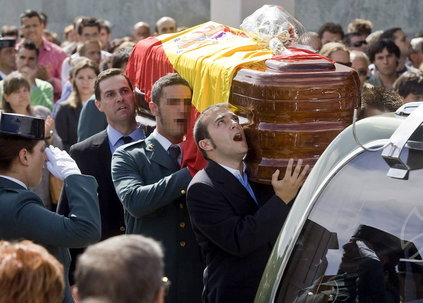 Entierro Carlos Sáenz de Tejada, guardia civil burgalés asesinado por ETA en Mallorca, en Burgos. 