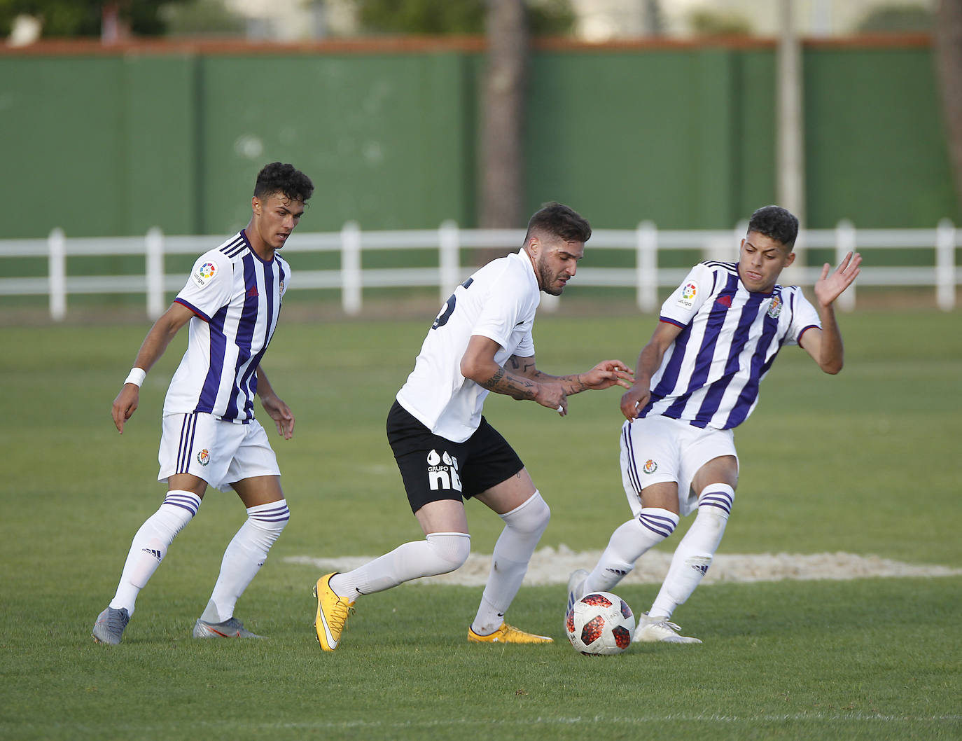 Fotos: Las mejores imágenes del partidod de pretemporada entre Valladolid B y Burgos CF