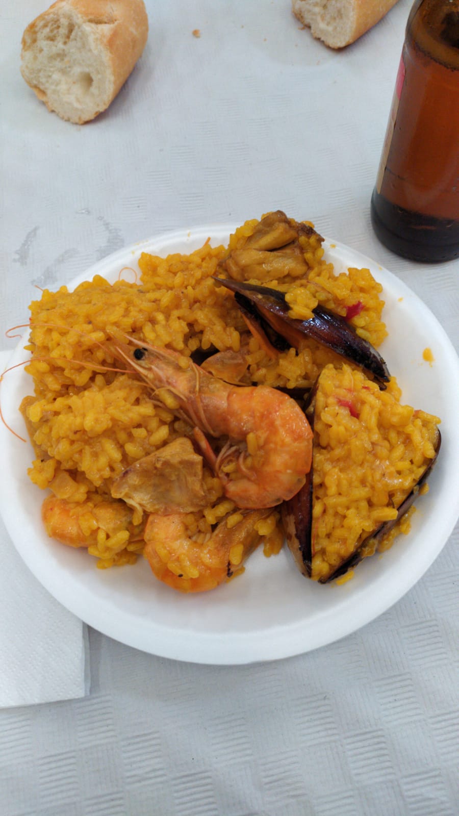 Aperitivo a la hora del vermut con gran paellada en Los Balbases