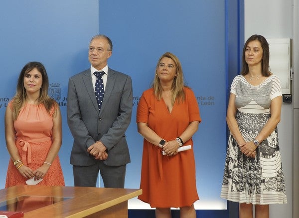 Consejería de Familia. Estela López, directora general del Instituto de la Juventud; el director general de personas mayores y atención a la dependencia, Pablo Rodríguez; la directora general de la Mujer, Ruth Pindado y la directora general de familia, Esperanza Vázquez.