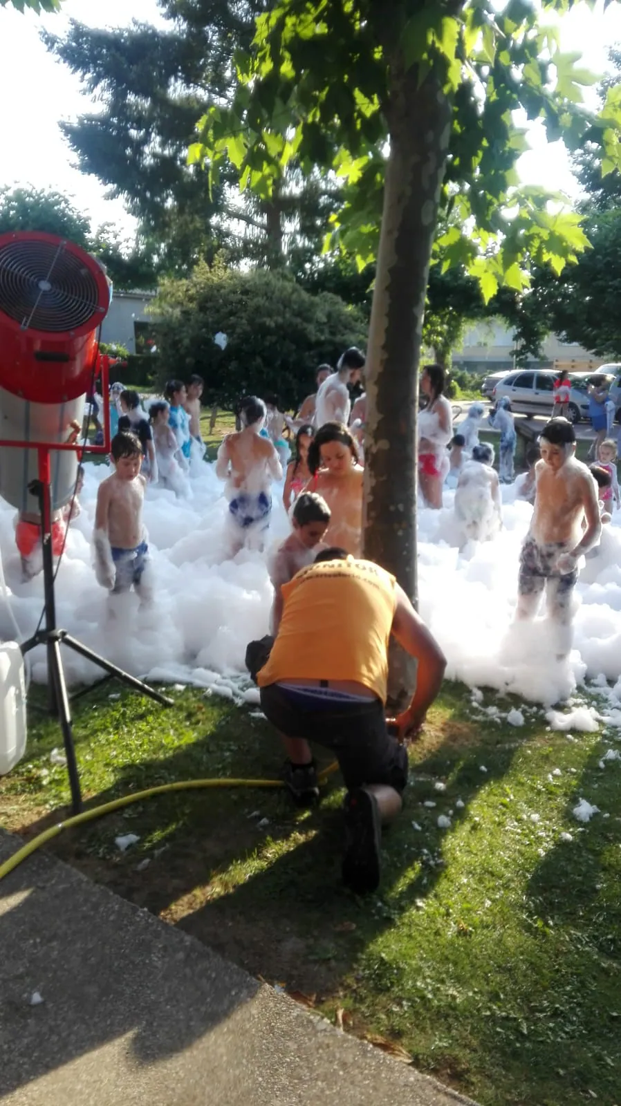 Fiesta de la espuma en las fiestas de Arlanzón