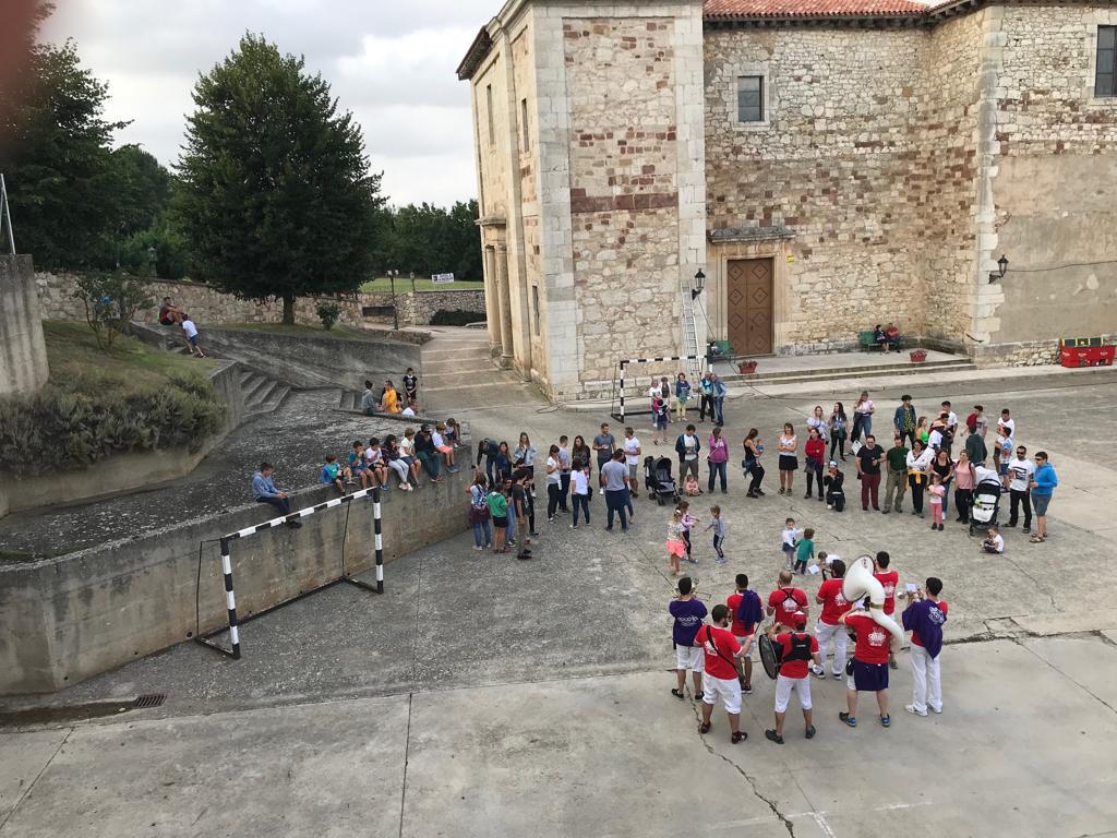 Charanga animando las fiestas de Villafranca Montes de Oca