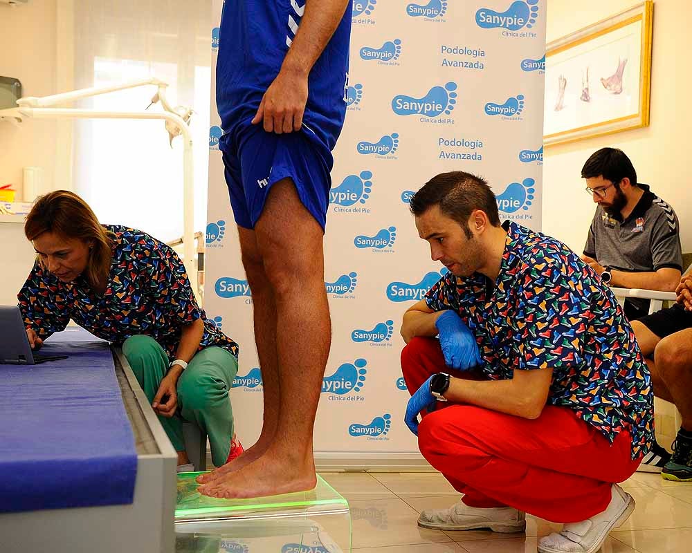 La pretemporada 2019/20 ha comenzado para el San Pablo Burgos con los primeros reconocimientos médicos y las diferentes pruebas para comprobar el estado de forma con el que los jugadores regresarán a la cancha.