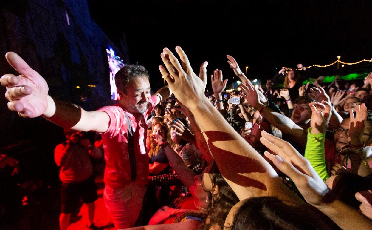 Santi Balmes, cantante de Love of Lesbian, el concierto más potente de la jornada de ayer