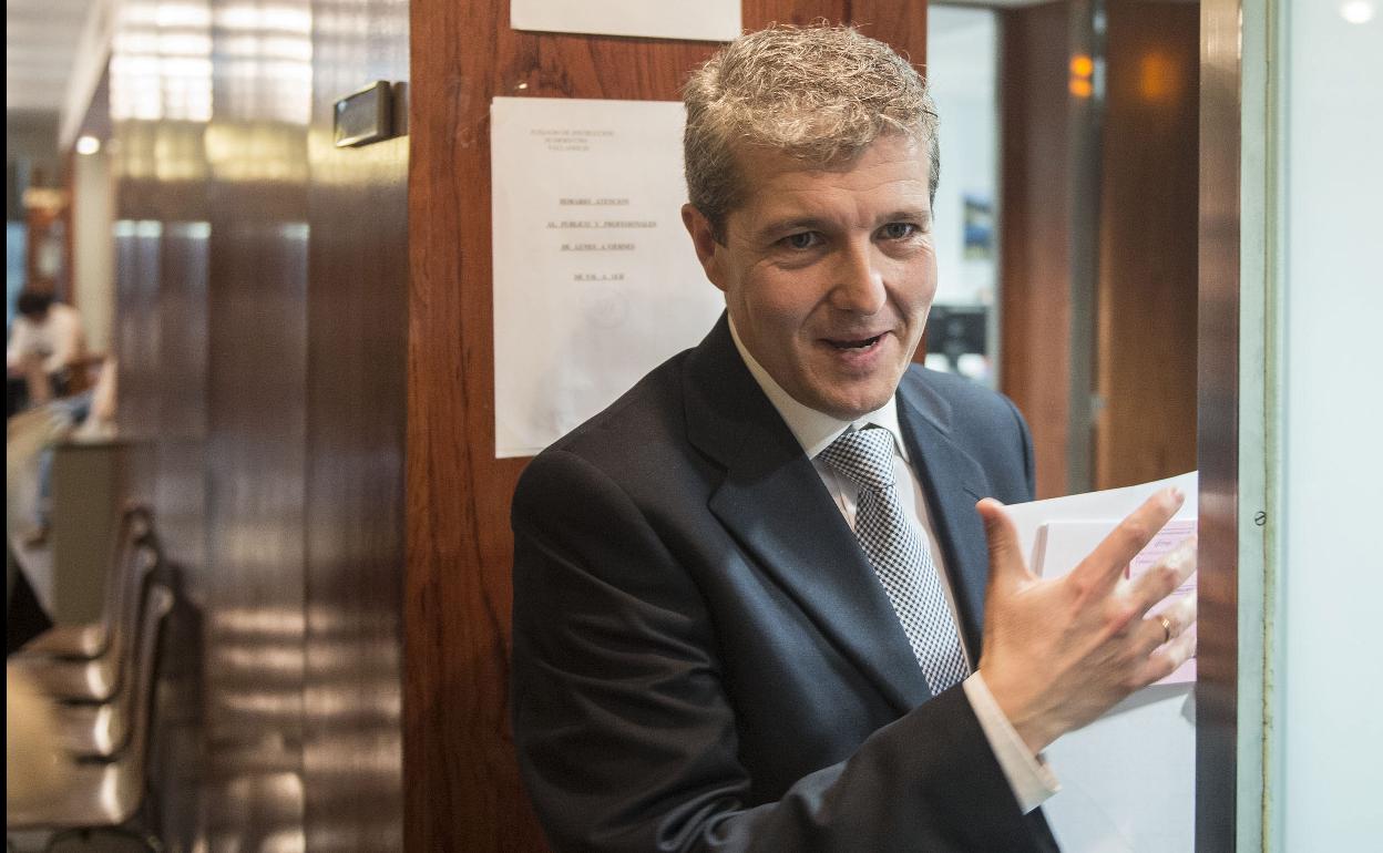 El magistrado José María Crespo, a la puerta del Juzgado de Instrucción 1 de Valladolid. 