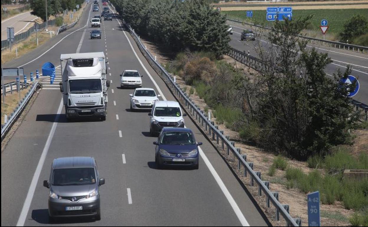 Tráfico en la A62 p.k. 90 en la zona de la Trapa en Dueñas