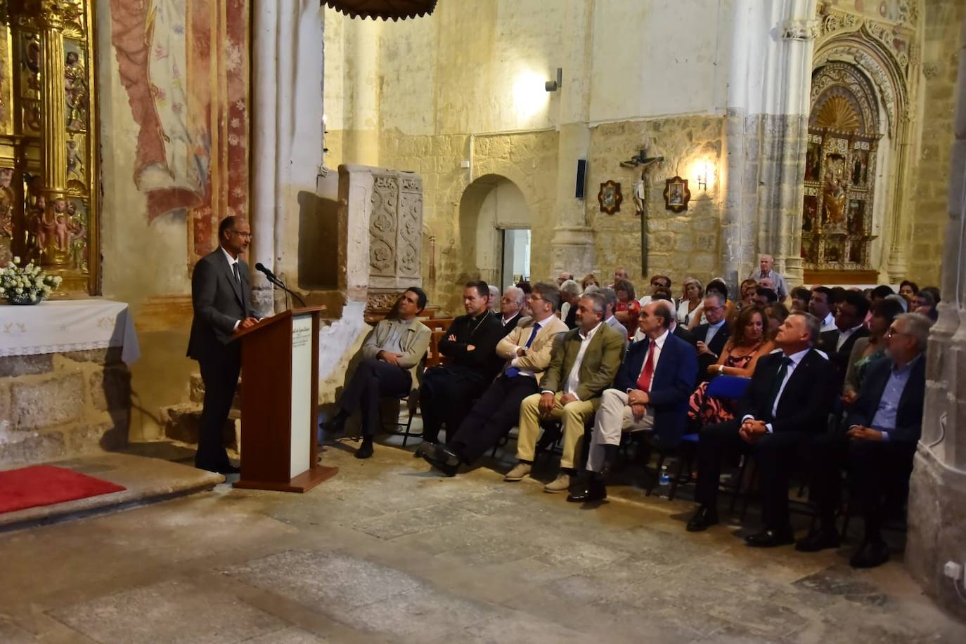 Castrillo Mota de Judios homenajeará al músico del siglo XVI Antonio de Cabezón como «hijo más ilustre de la localidad» con ciclos y cursos de órgano en la iglesia de San Esteban, donde hoy se ha inaugurado un órgano de nueva construcción, ha afirmado el alcalde de Castrillo y vicepresidente de la Diputación de Burgos, Lorenzo Rodríguez.