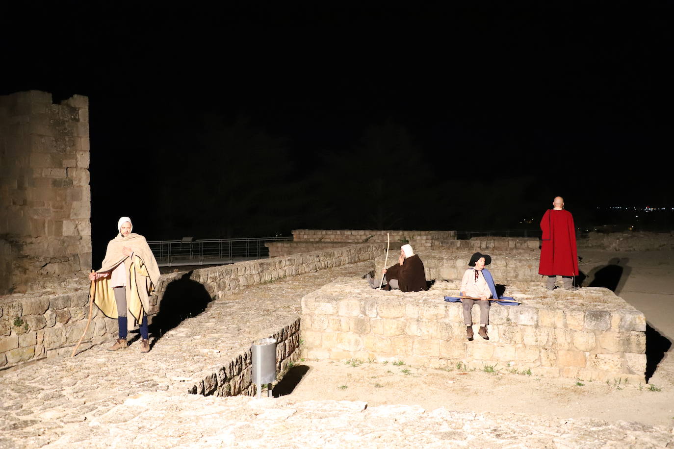 Bambalúa Teatro representa Patrimonios Témpora 2.0, una obra protagonizada por los tres bienes Patrimonio de la Humanidad de Burgos, la Catedral, los Yacimientos de la Sierra de Atapuerca y el Camino de Santiago