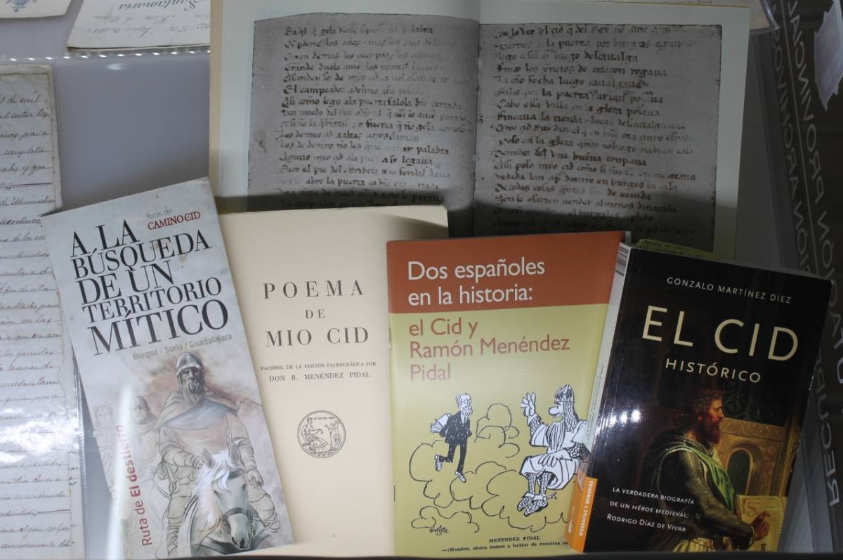 Las escuelas de Arauzo de Miel acogen hasta el 30 de agosto una muestra de objetos y documentos de finales del siglo XIX hasta la década de los 60.