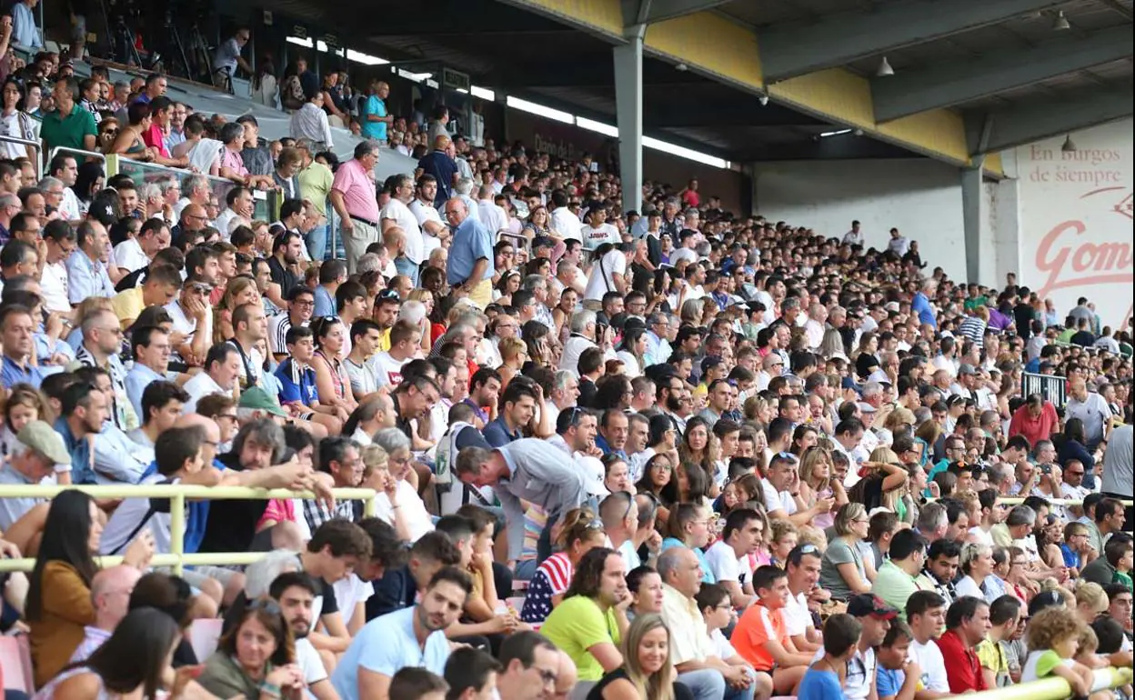 Cerca de 7.500 aficionados seguirán al Burgos CF en El Plantío. 