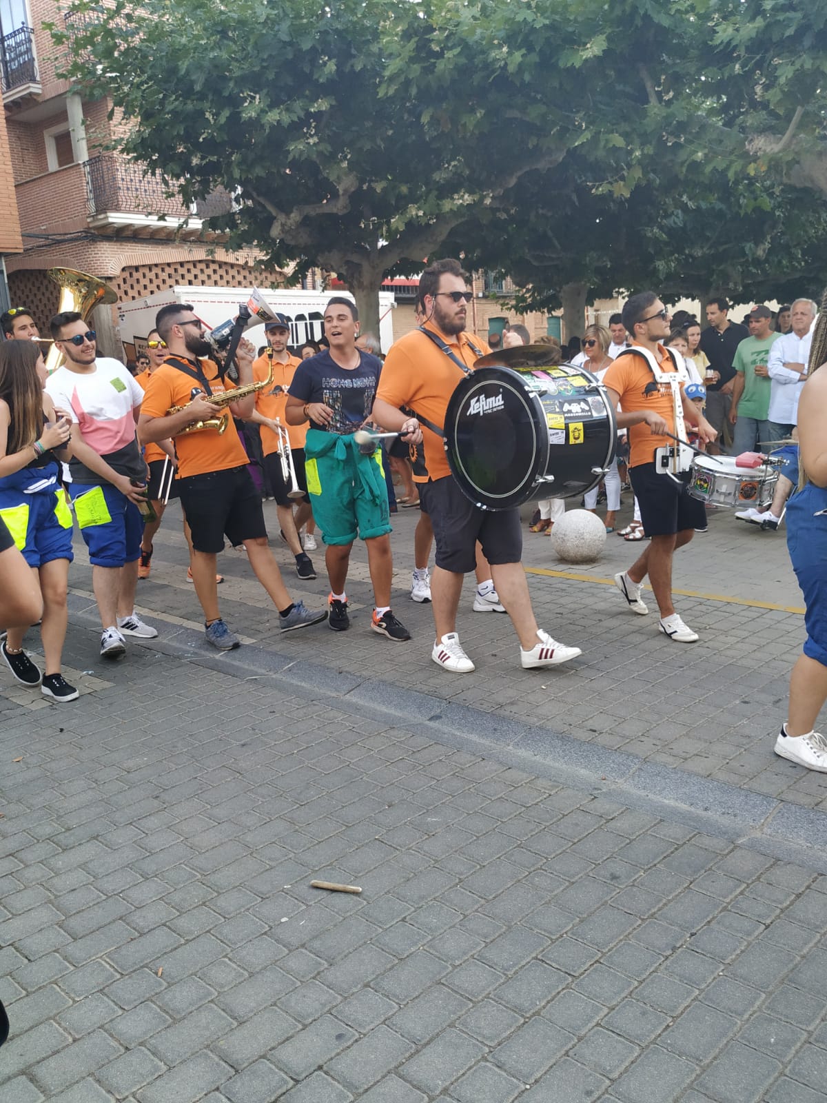 Desfile de carrozas en Melgar