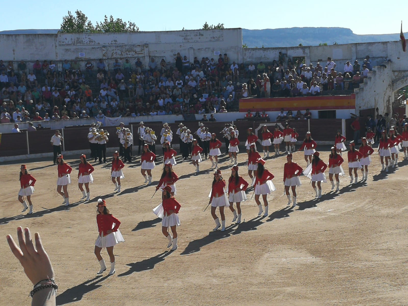 Desfile de carrozas en las fiestas de Salas de los Infantes