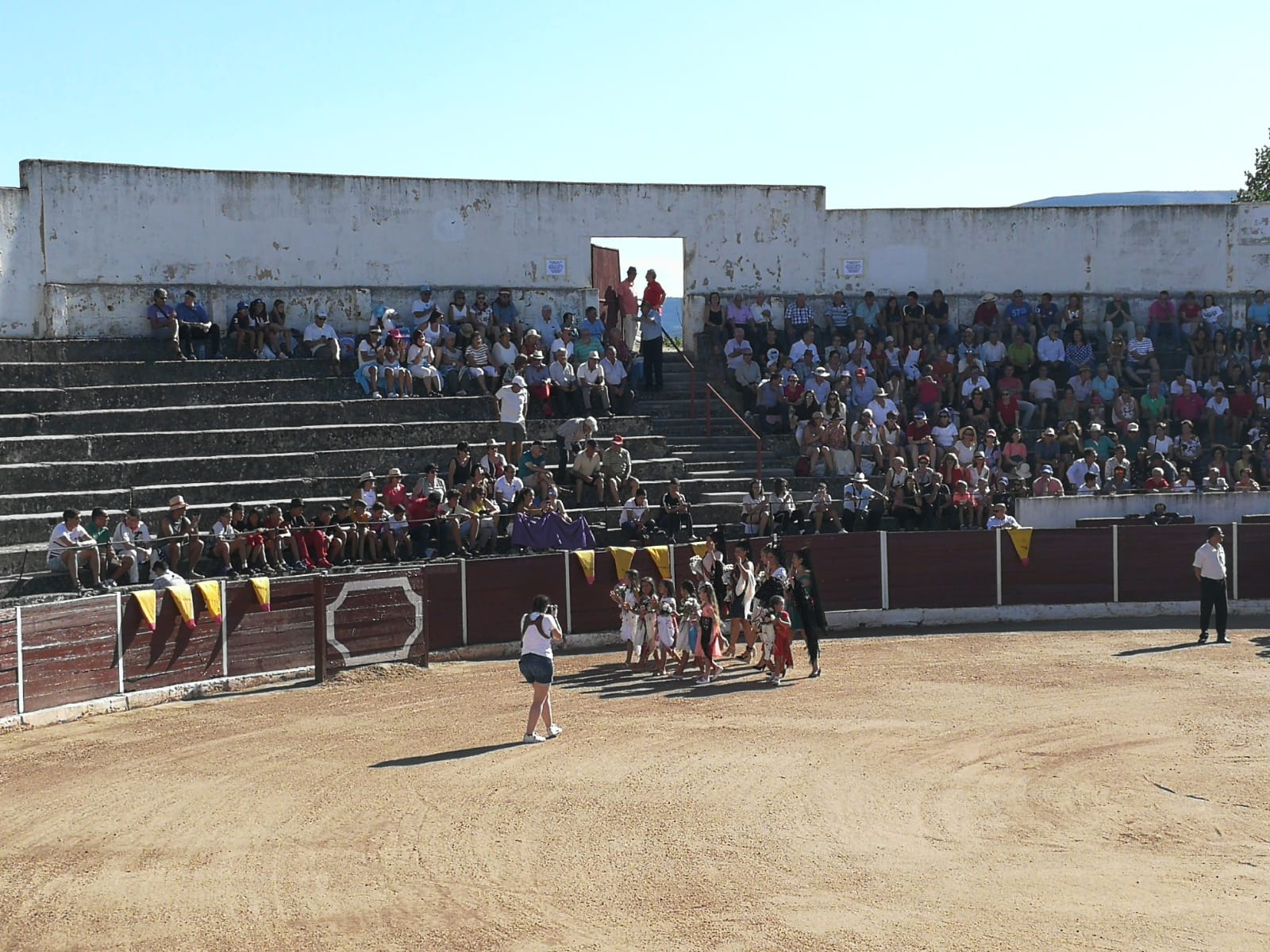 Desfile de carrozas en las fiestas de Salas de los Infantes