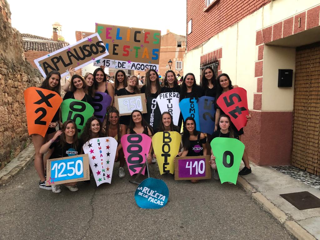 Concuso de disfraces en las fiestas de Santa María del Campo