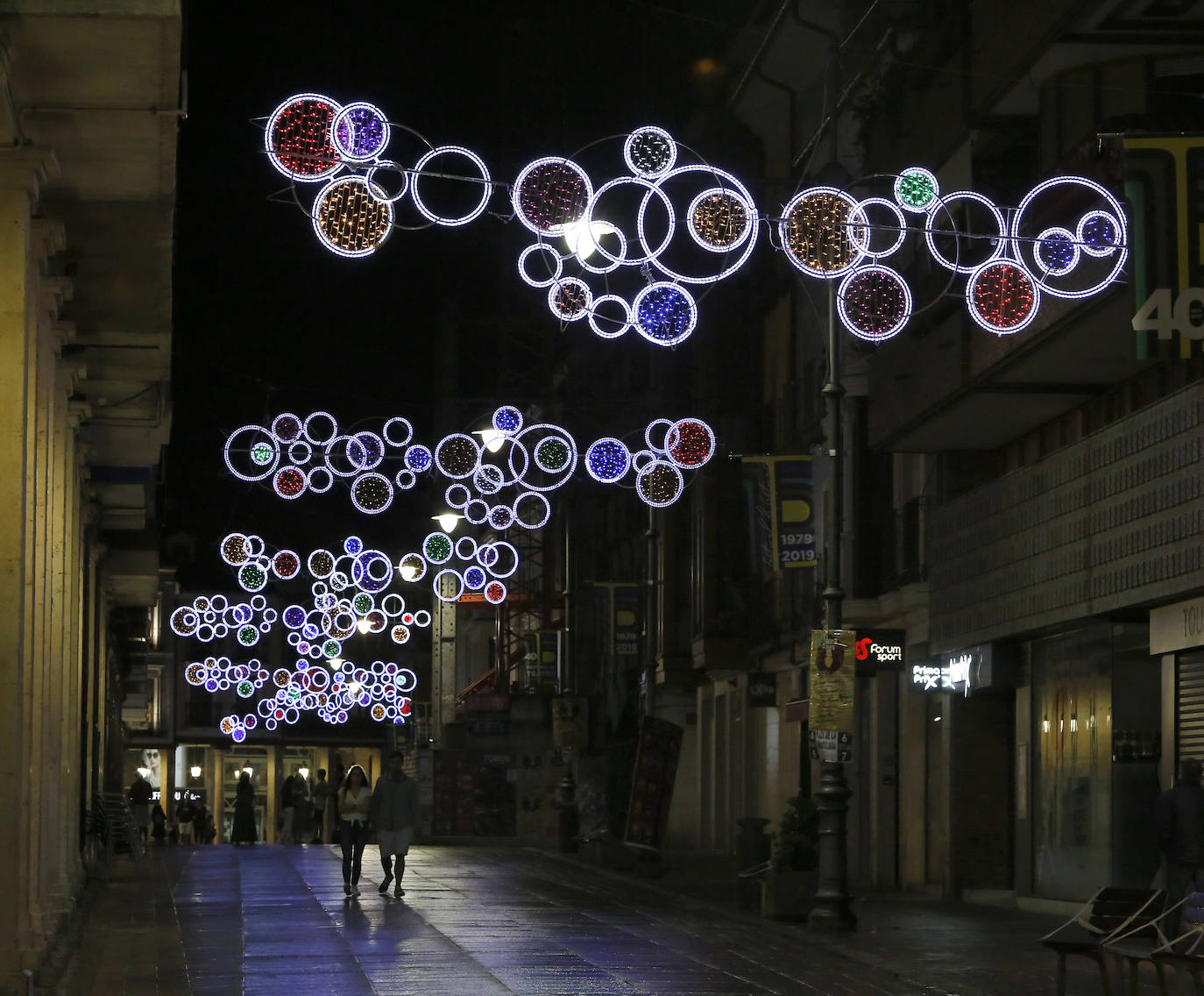 Encendido de las luces por las fiestas de San Antolín en Palencia.