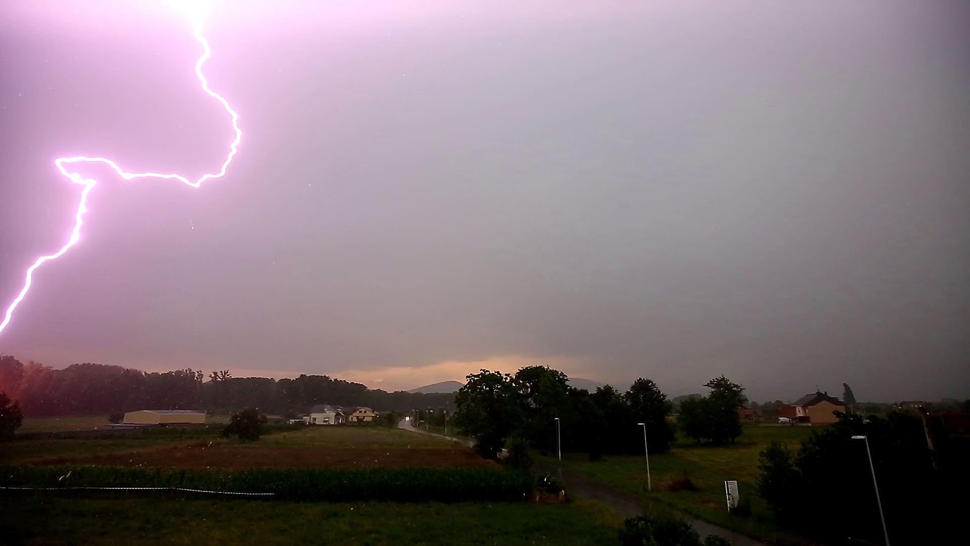 El domingo se registraron miles de rayos en Castilla y León