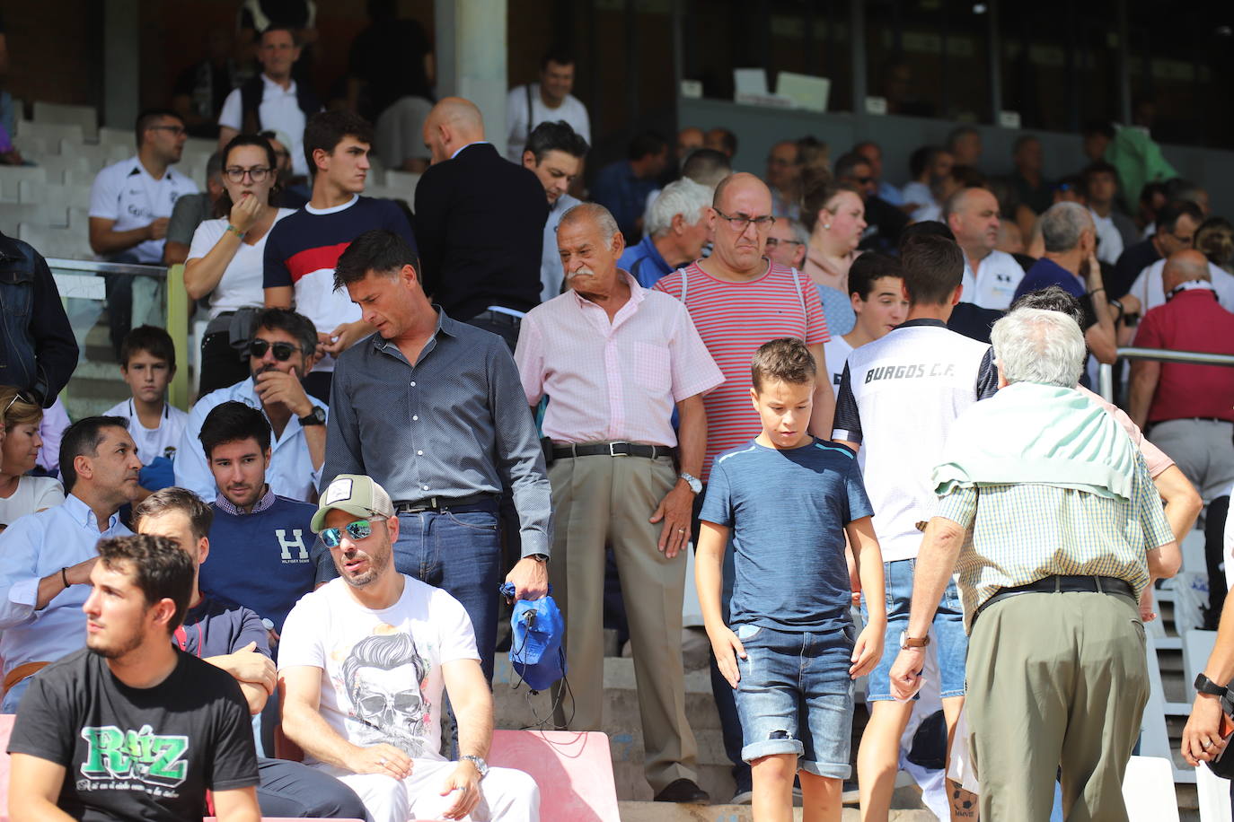 El estadio municipal de El Plantío ha acogido esta tarde el partido de liga entre el Burgos CF y el Deportivo Alavés B 