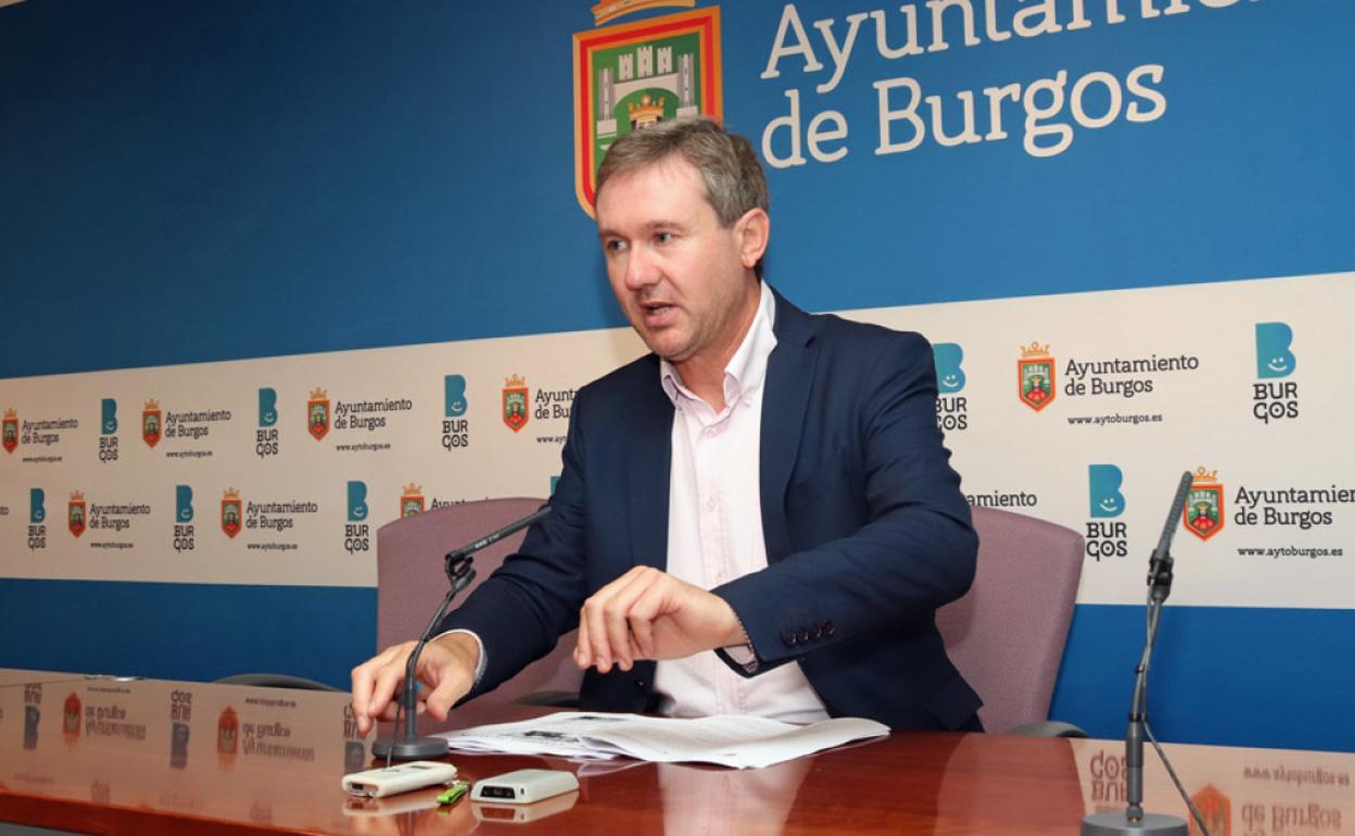 Javier Lacalle, portavoz del PP en el Ayuntamiento de Burgos, durante su comparecencia