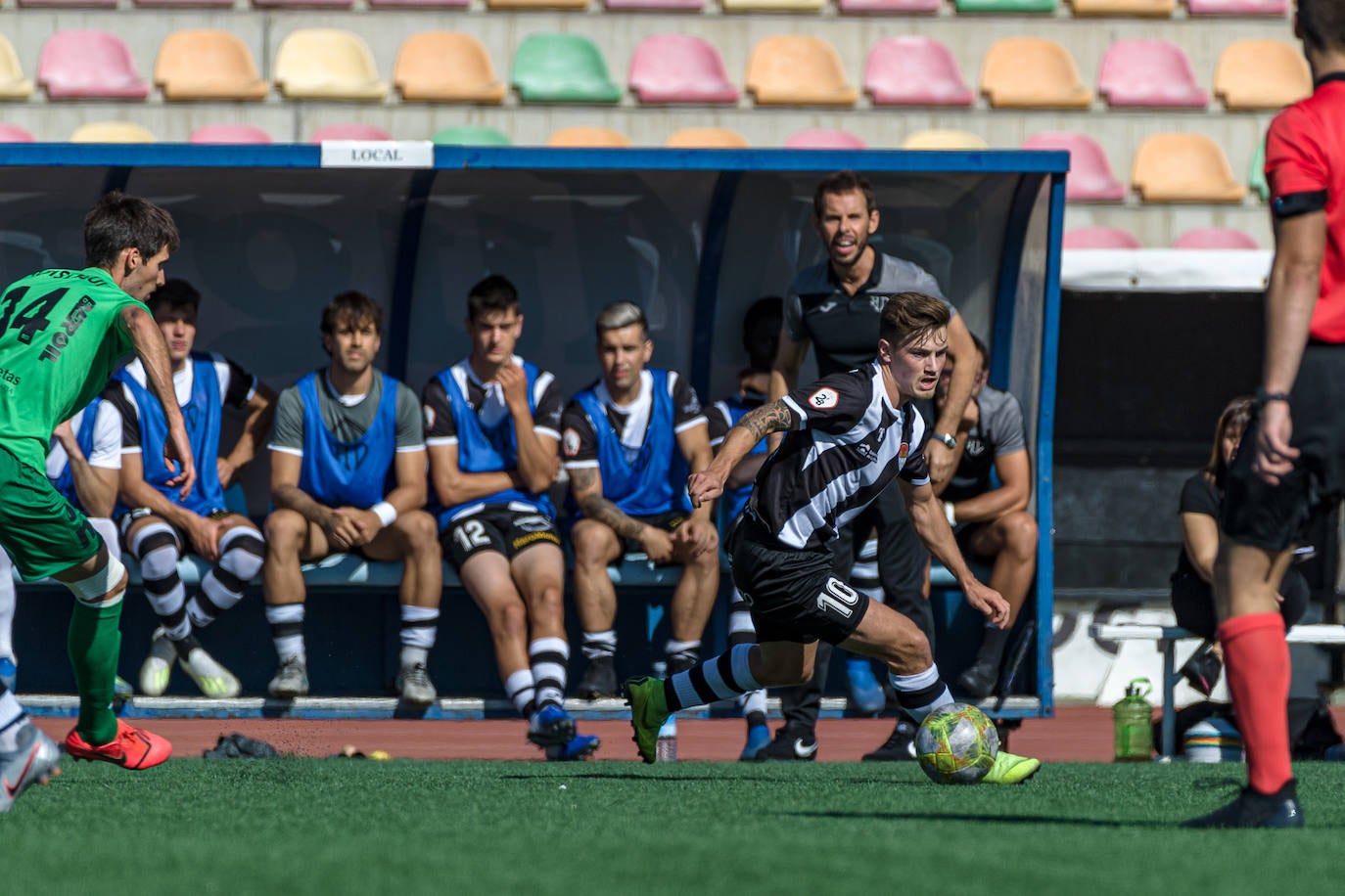 Pizzorno volvió a ser titular. 
