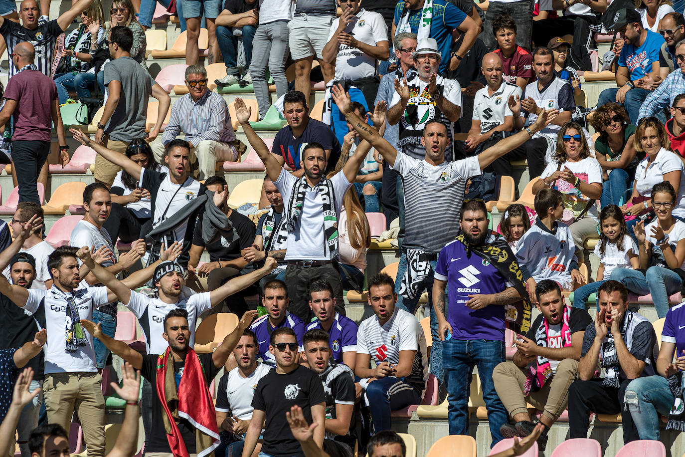 Pizzorno volvió a ser titular. 