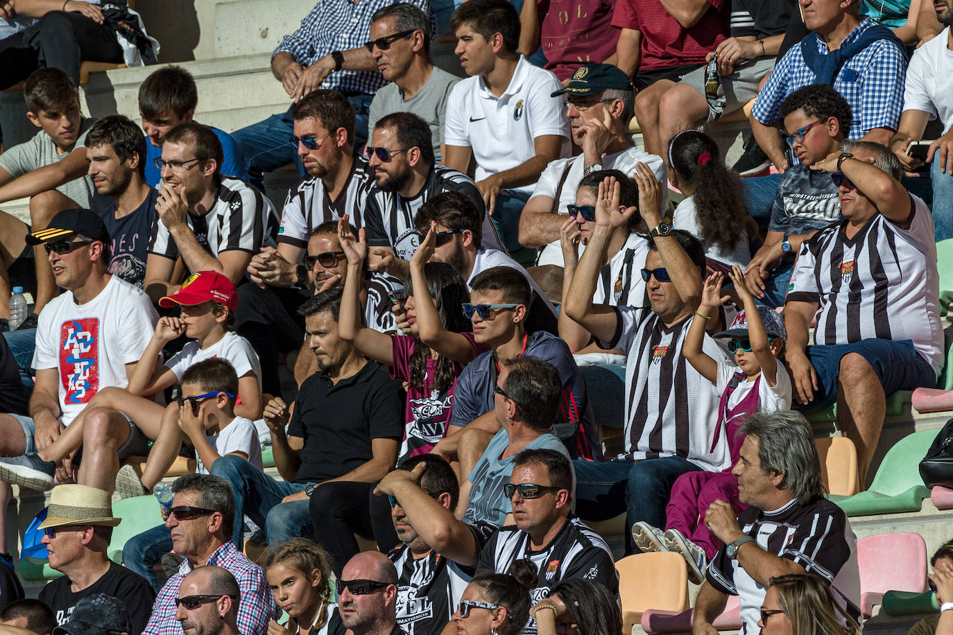 Pizzorno volvió a ser titular. 