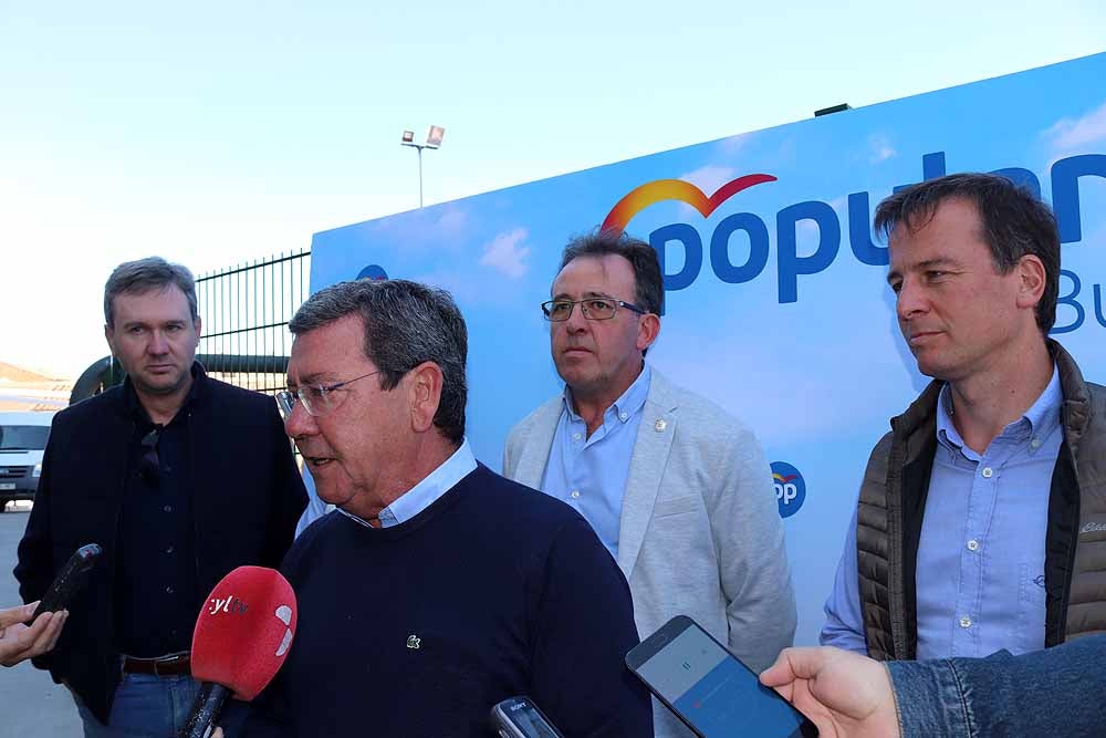 El Partido Popular ha celebrado su tradicional comida de hermandad para arrancar el curso político |Alcaldes, concejales y demás cargos públicos y políticos se han dado cita en Arcos de la Llana