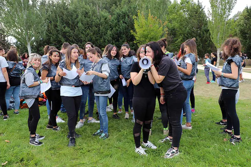 En la tarde de este lunes numeros universitarios se han concentrado a celebrar el inicio del periodo lectivo