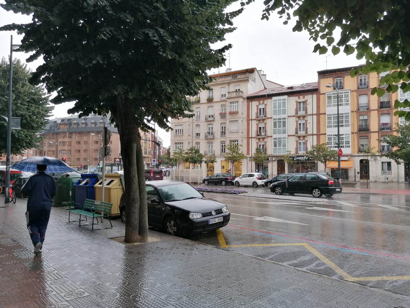 DANA ha traído a Burgos lluvias, y fuertes vientos en la provincia, en una jornada todavía de verano pero que se asemeja en exceso al otoño