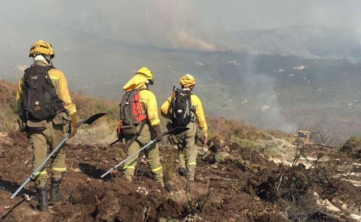 Las «mejoras» salariales de las brigadas antiincendios de Castilla y León se traducen en una subida de menos de un euro por guardias