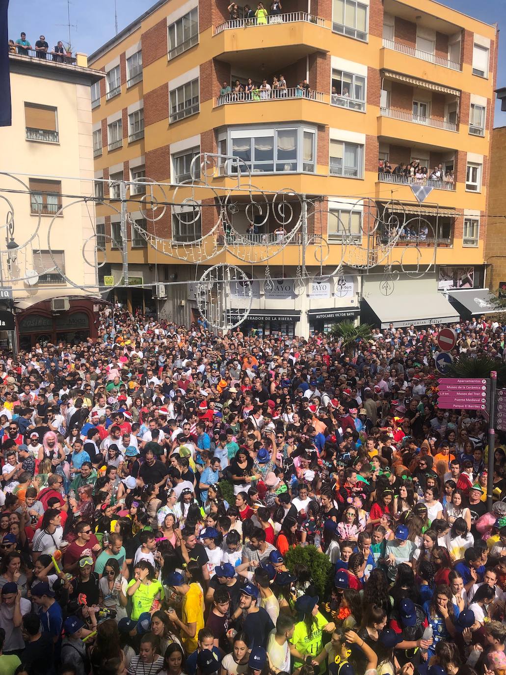 El acto del cañonazo supone el pistoletazo de salida a las fiestas patronales en honor a la Virgen de las Viñas de Aranda de Duero. Desde hoy y hasta el 22 de septiembre los festejos ofrecen un programa con actividades tradicionales, musicales y festivas. 