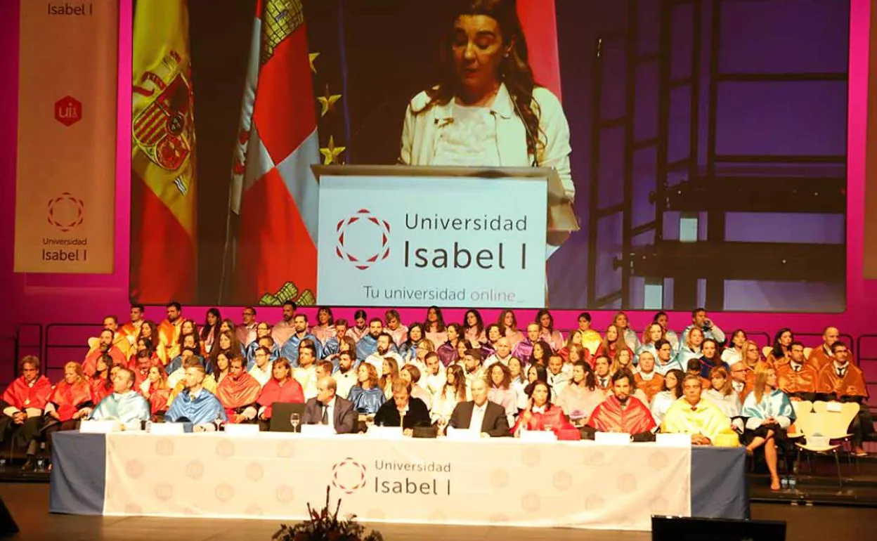 Acto de graduación de la Universidad Isabel I. 