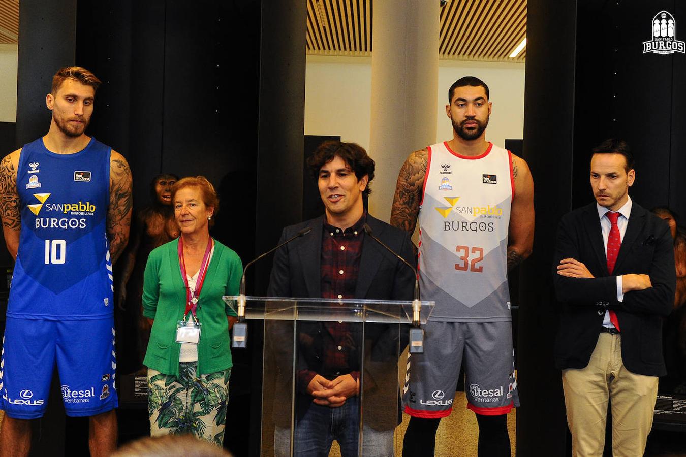 El San Pablo Burgos ha presentado esta mañana sus equipaciones oficiales hummel de Liga Endesa para la temporada 2019/20 en el Museo de la Evolución Humana (MEH) de la capital del Arlanzón. 