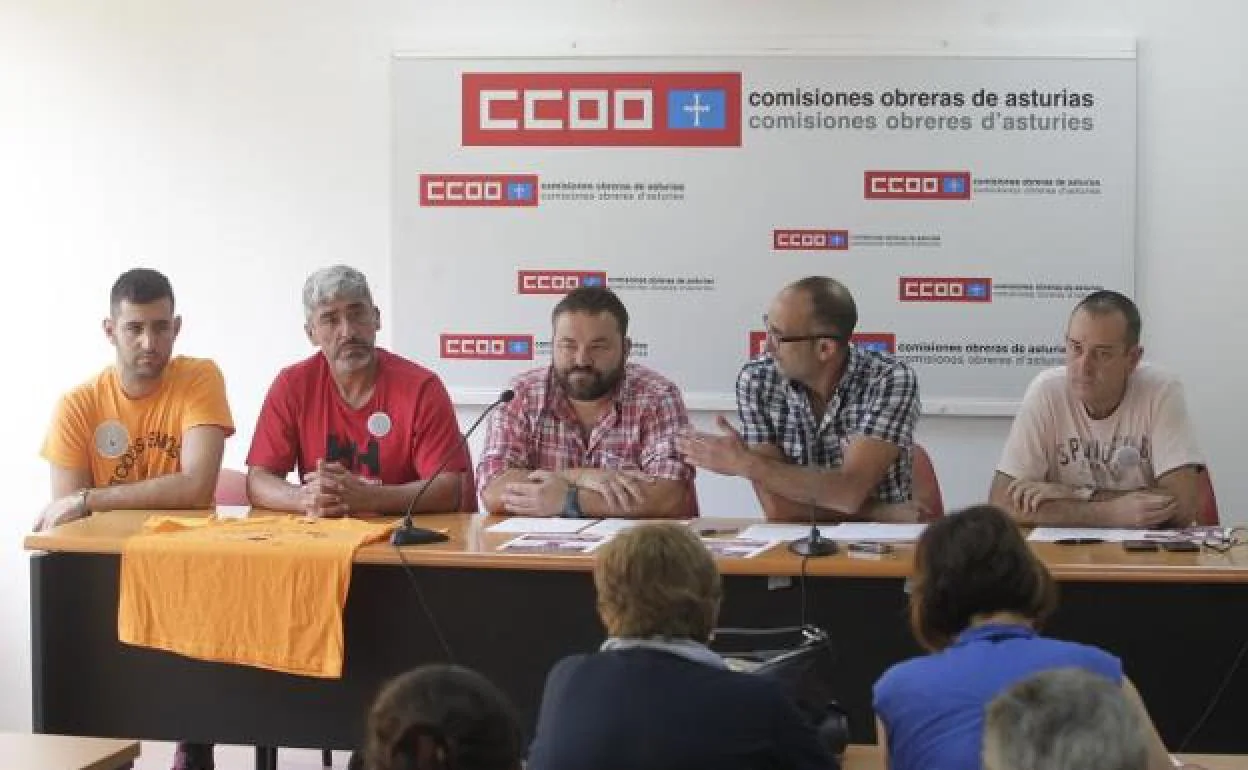 Representantes sindicales de CC OO en la empresa Vesuvius. 