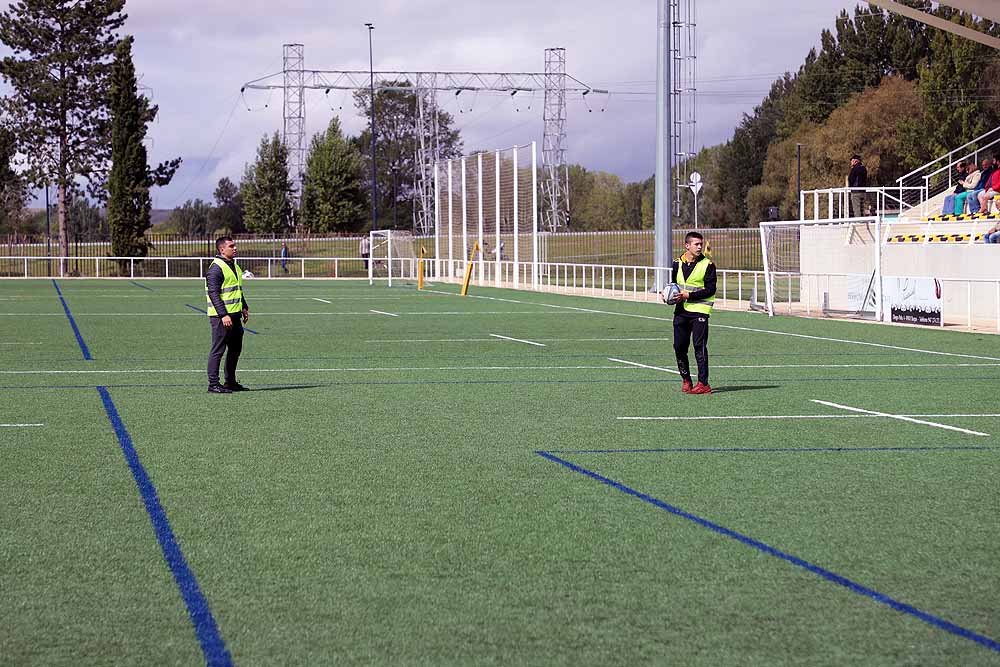 El campo de San Amaro ha vuelto a registrar una buena entrada para ver el partido entre el UBU Colina Clinic y el Independiente de Santander.