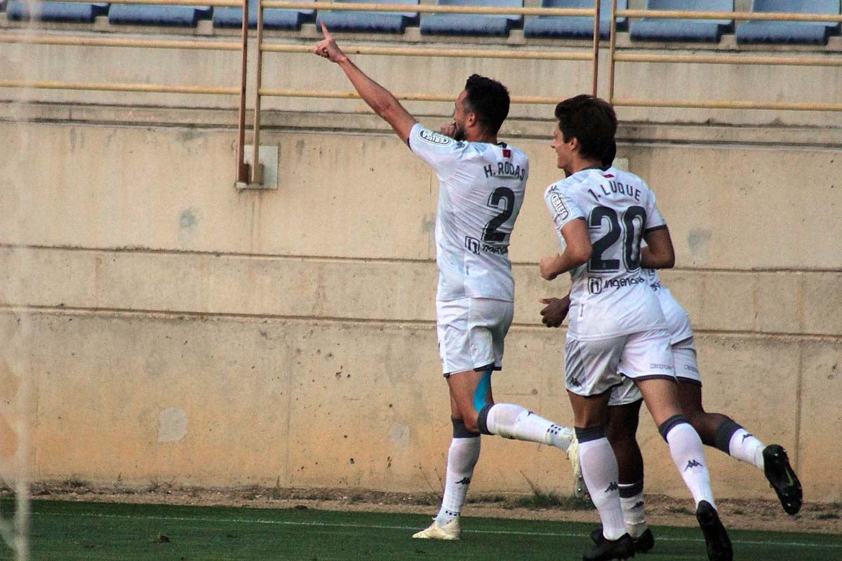 Fotos: La Cultural hurga en la herida del Burgos CF