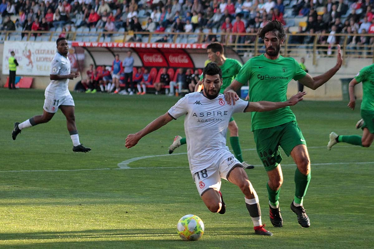 Fotos: La Cultural hurga en la herida del Burgos CF