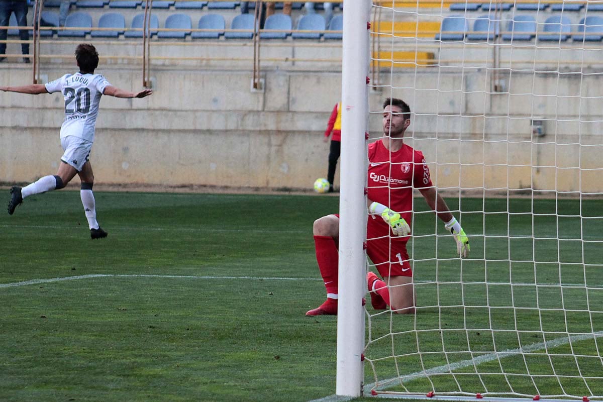 Fotos: La Cultural hurga en la herida del Burgos CF