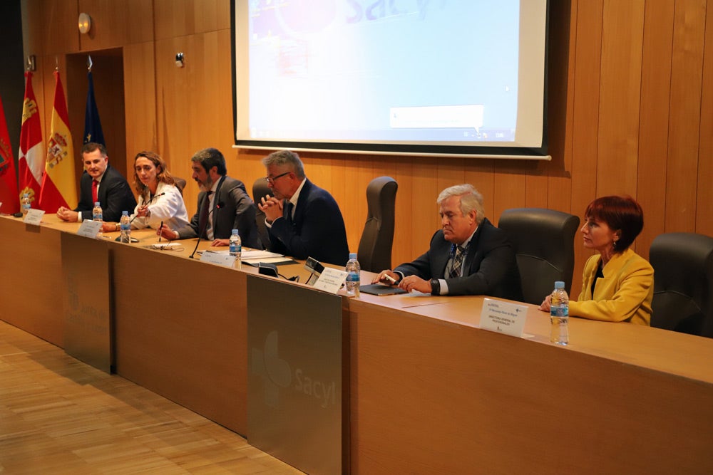 El nuevo gerente del Hospital Universitario de Burgos se ha reunido con profesionales del centro sanitario tras su reciente nombramiento